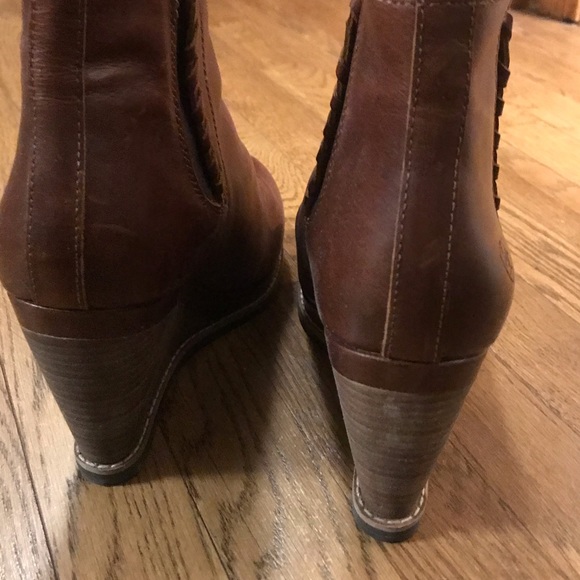 Women’s Ariat Belle brown wedge ankle boots - Picture 3 of 5